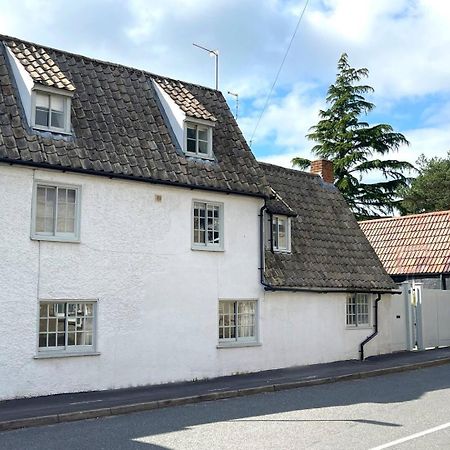 Elegant Oak Beamed House In Pretty Village - Cambridge Homehost Buckden  Экстерьер фото