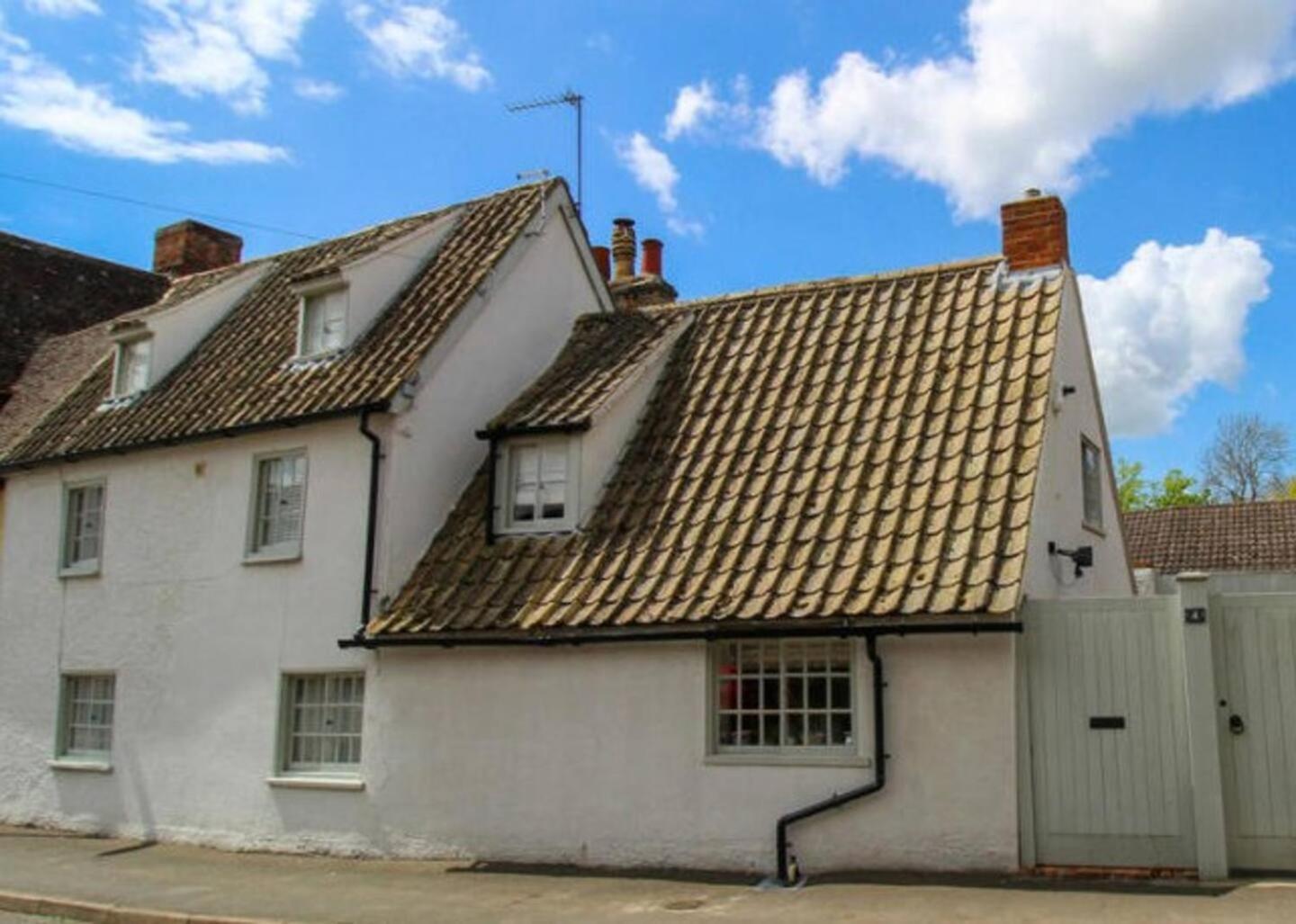 Elegant Oak Beamed House In Pretty Village - Cambridge Homehost Buckden  Экстерьер фото